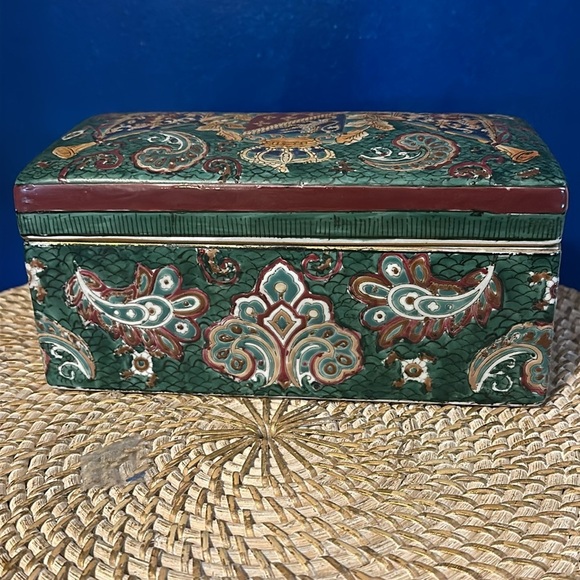 Antique Chinese Export Hand Painted Rectangular Porcelain Crest Box with Lid - Picture 4 of 7